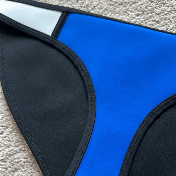 Triangl Swimwear Blue/Yellow/White Bikini XS Top, M Bottoms - Picture 8 of 13